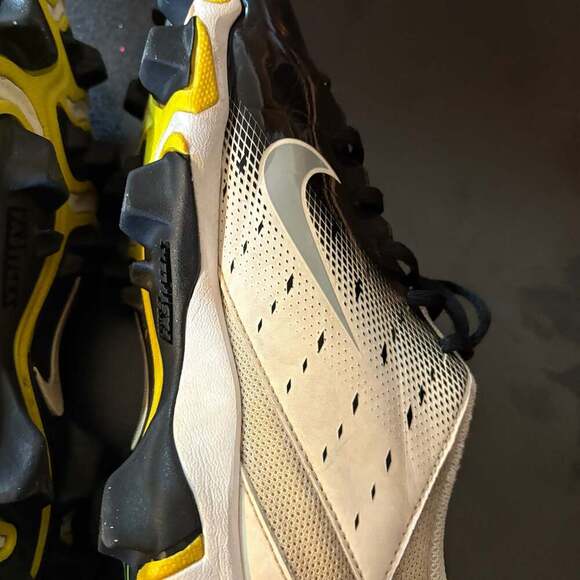 Nike Vapor Untouchable Shark 3 Football Cleats - Picture 9 of 13